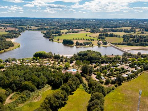 Flower Camping Des Lacs - Camping Charente - Image N°0